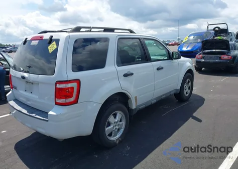 2010 Ford Escape Xlt z USA, uszkodzony, nr VIN 1FMCU0D72AKB81676